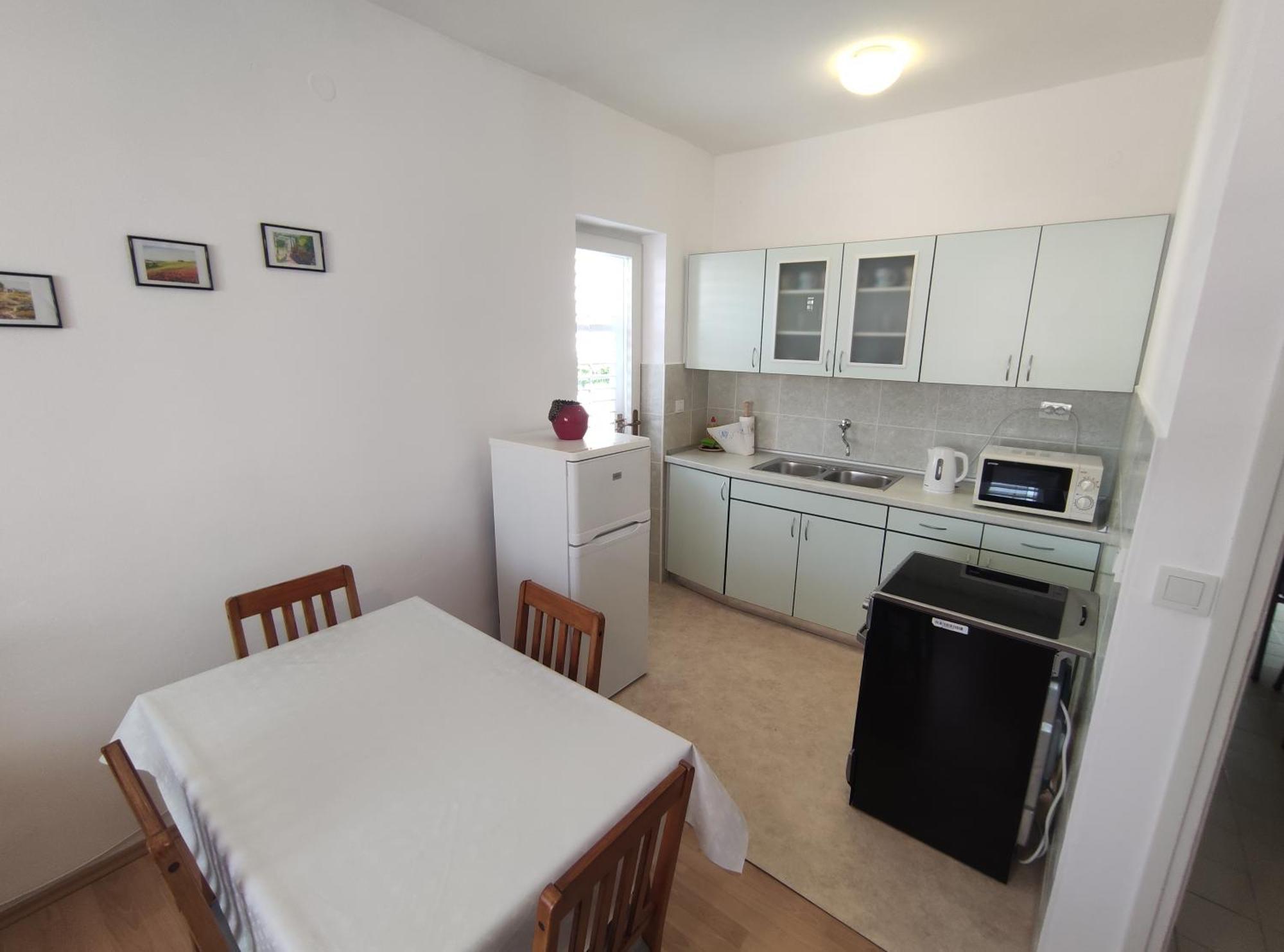 Apartment Landeka Примоштен Екстер'єр фото
